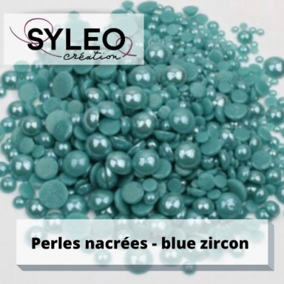 demi-perle nacre blue zircon 622458856